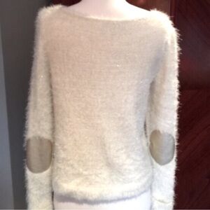 JENNIFER LOPEZ Cream Fuzzy Sweater